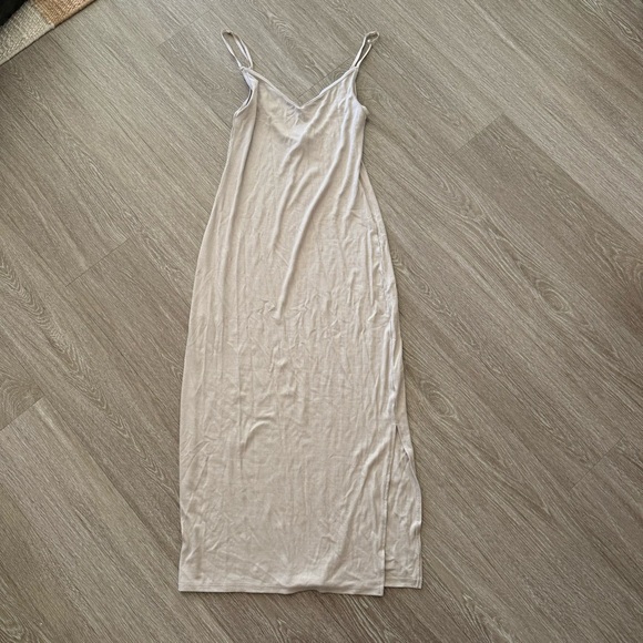 Joah Brown V Neck Dress - Picture 6 of 9